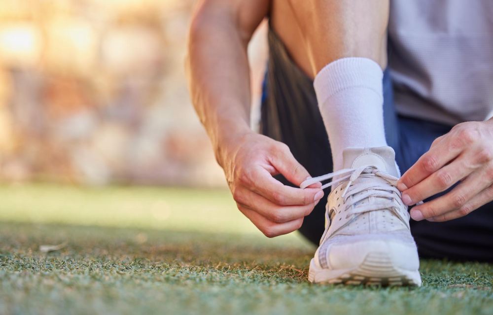 How do runners treat blisters?